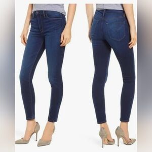 LIKE NEW Hudson Jeans Barbara High Waist Crop (30) medium-dark wash